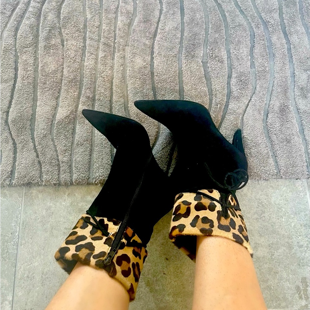 Rare early 2000s Stuart Weitzman boots sleek 4” heel with a chic pointy toe